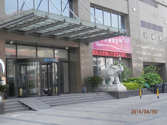 wyndham bund east shanghai review